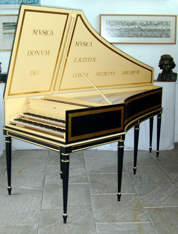 Image of harpsichord